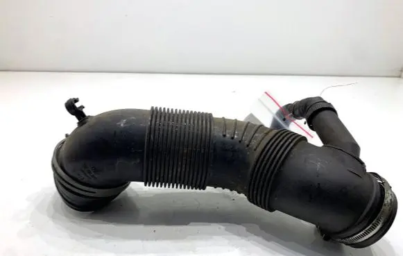 Volkswagen Tiguan Air intake hose/pipe 5N0129656