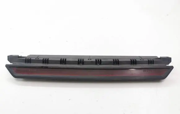 Volkswagen PASSAT B5 Third/center stoplight S302E1531