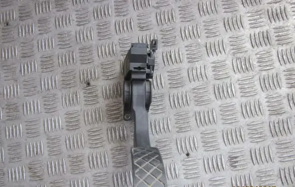 Skoda Octavia Mk1 (1U) Accelerator throttle pedal 0281002342