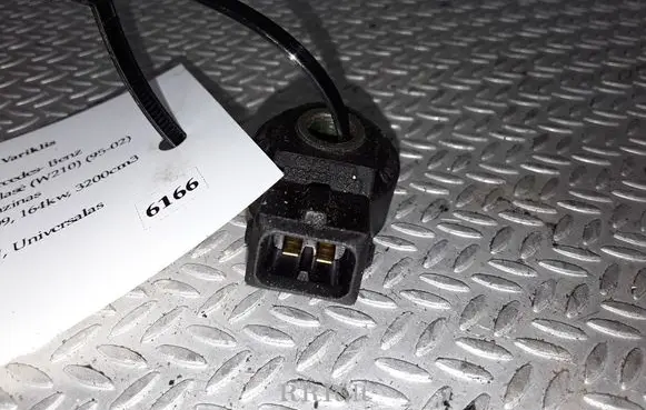 Mercedes-Benz E W210 Detonation knock sensor 0031538628