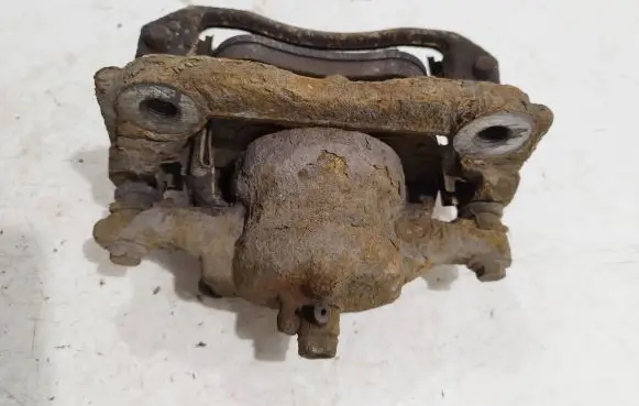Honda CR-V Front brake caliper