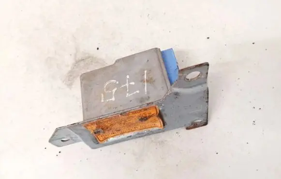 Mazda 626 Airbag control unit/module GE4T57KD0B 7I26A3323247