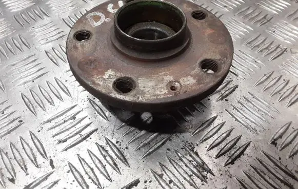 Rear wheel hub