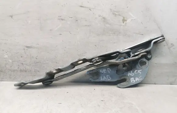 Audi A6 S6 C5 4B Tailgate/trunk/boot hinge 4B5827302F