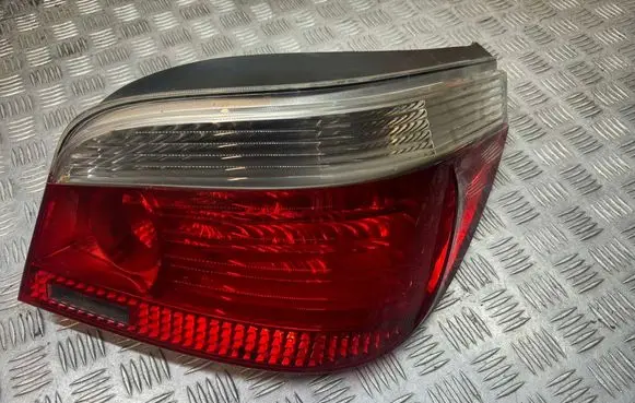 BMW 5 E60 E61 Rear/tail lights 6910768