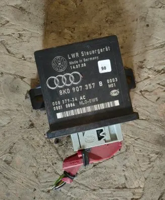 Audi A5 8T 8F Light module LCM 8K0907357B