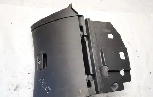 Chevrolet Cruze Glove box
