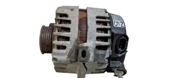 Hyundai Tucson TL Generator/alternator 373002E820 2624670