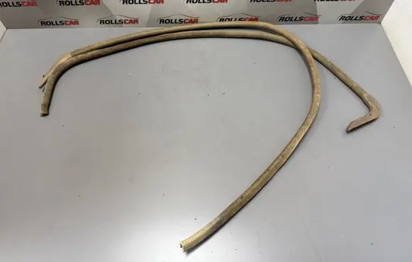 Mitsubishi L300 Rubber seal front coupe door 