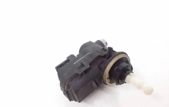 Nissan Pulsar Headlight level adjustment motor 