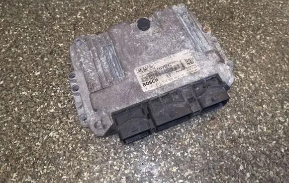 Mazda 3 I Engine control unit/module 4M6112A650AC 0281011534