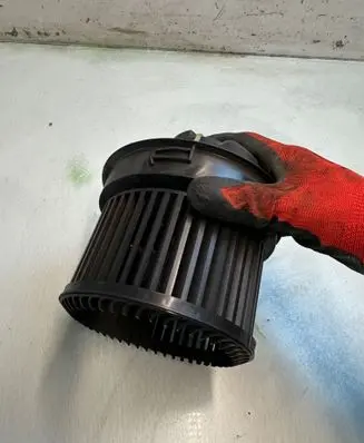 Peugeot 207 Heater fan/blower 1029920395