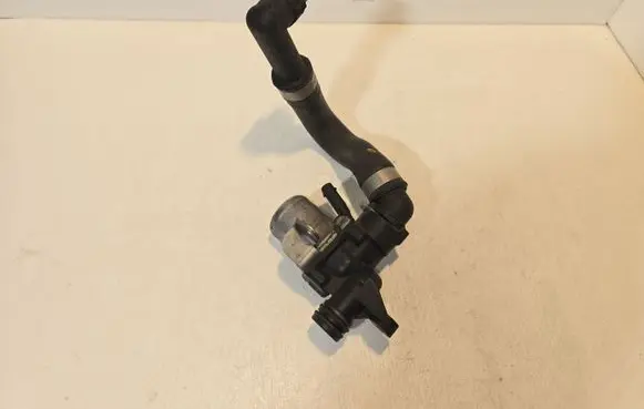 Mercedes-Benz E W211 Coolant heater control valve A2722000031
