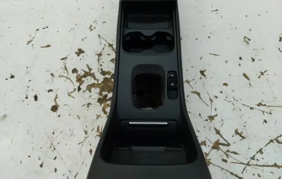 Volvo XC40 Center console