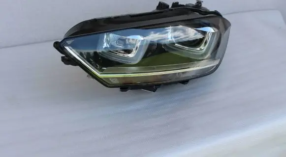 Volkswagen Golf Sportsvan Headlight/headlamp 517941033B