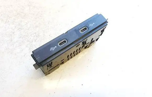 Cupra Born USB socket connector 5na035736 030622
