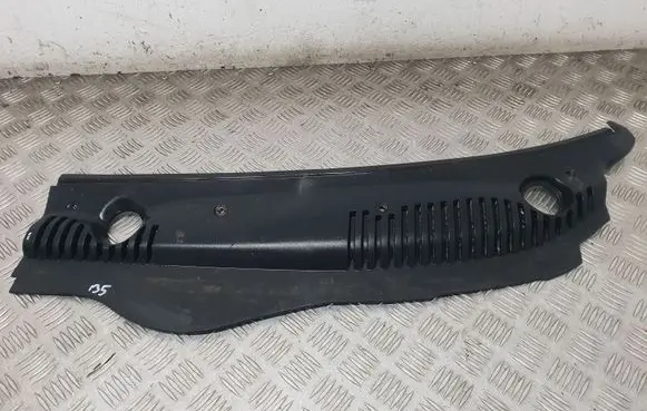 Ford Taurus Wiper trim F8DB54018A17AA