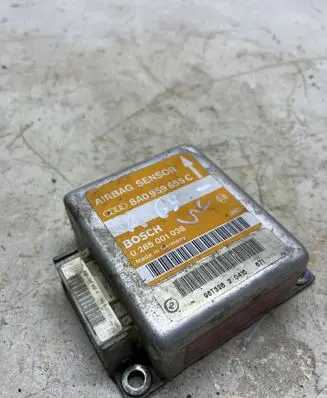 Audi A4 S4 B5 8D Airbag control unit/module 8A0959655C 0285001038