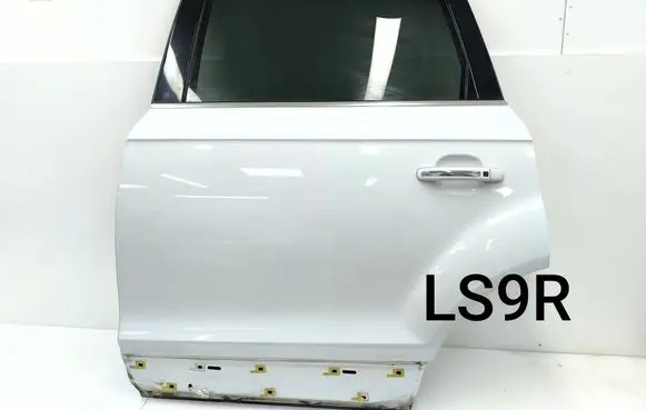 Audi Q7 4L Rear door 