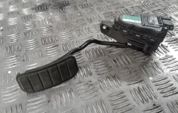 Renault Laguna II Accelerator throttle pedal 8200003393
