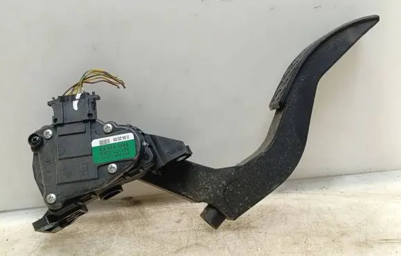 Seat Exeo (3R) Accelerator throttle pedal 8E1721523G