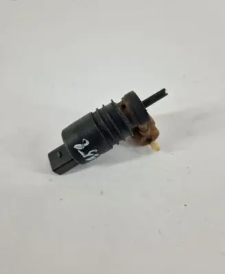 Volkswagen Touareg I Windscreen/windshield washer pump 