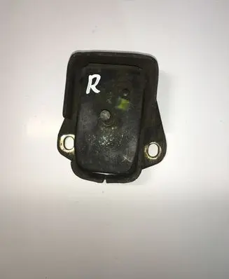 Mitsubishi Pajero Sport I Engine mount bracket MR210868