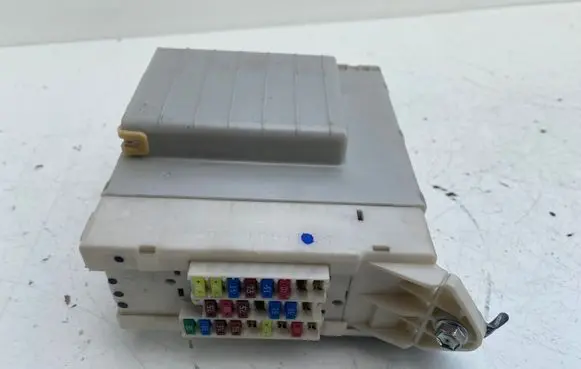 Lexus IS 220D-250-350 Fuse box set 8273053020
