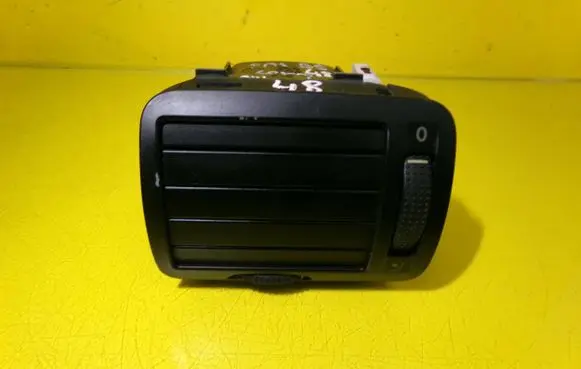 Volkswagen PASSAT B5 Dashboard side air vent grill/cover trim 3B0819703A