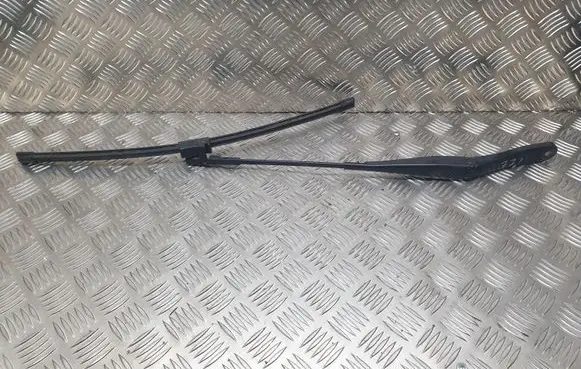 Opel Astra H Front wiper blade arm 13111219LH