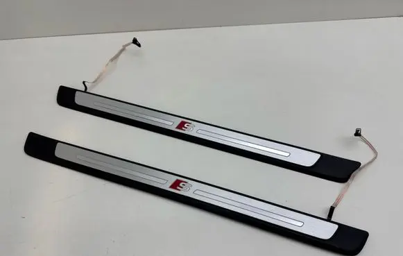 Audi A4 S4 B9 Front sill trim cover 8W0947418A