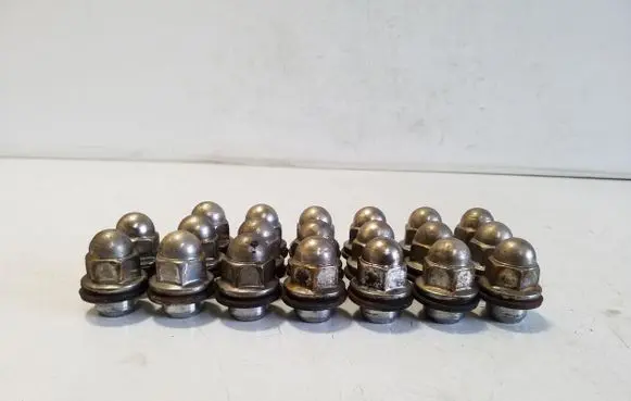 Mitsubishi L200 Nuts/bolts 
