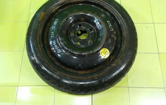 Toyota Avensis T270 R17 spare wheel