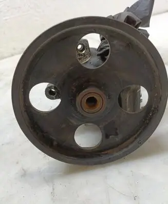 Mitsubishi Carisma Power steering pump 26054891
