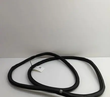 Porsche Cayenne (9Y0 9Y3) Rubber seal rear door 9Y0833721