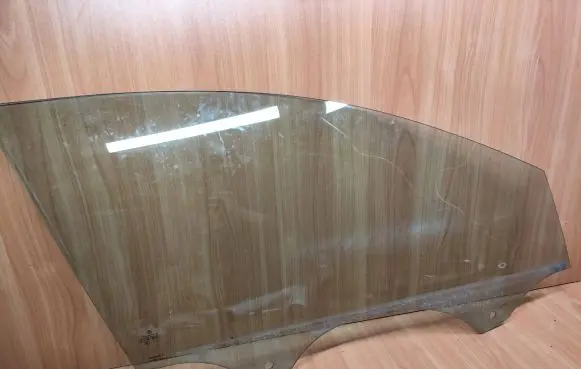 Volkswagen Golf VII Front door window glass four-door 5G4845202B E000184
