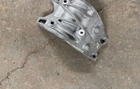 Mercedes-Benz GLA W156 X156 Driveshaft support bearing bracket A6512200131