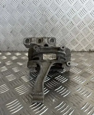 Skoda Octavia Mk3 (5E) Engine mount bracket 5Q0199262BH 12102014 X441KEE6311200Q