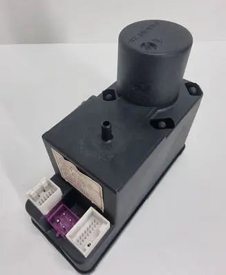 Audi A4 S4 B5 8D Central locking vacuum pump 4A0862257J