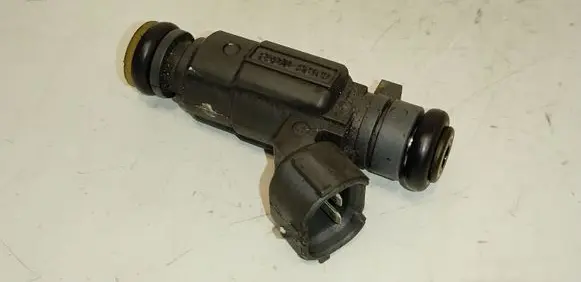 Hyundai Genesis Fuel injector 353102C100