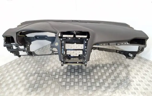 Ford Mondeo MK V Dashboard