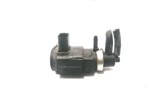 Audi A8 S8 D3 4E Turbo solenoid valve 4E0906628 72290308 04T279