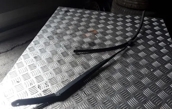 Renault Scenic II - Grand scenic II Front wiper blade arm 8200113230