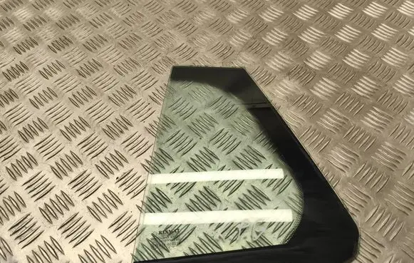 Renault Megane III Rear vent window glass 43R000015