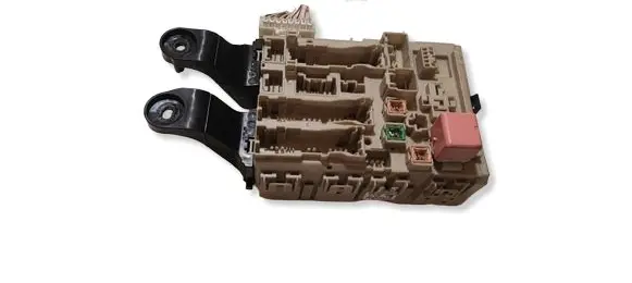 Toyota Avensis T270 Fuse box set 8273005J60