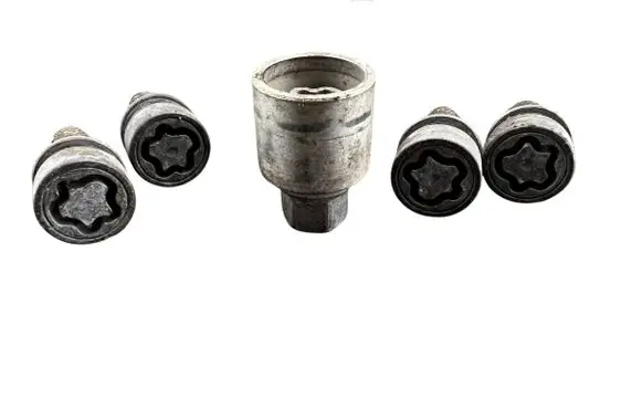 Audi A8 S8 D3 4E Anti-theft wheel nuts and lock 