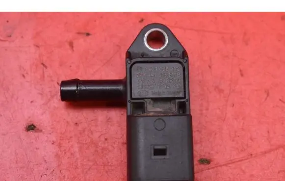 Volkswagen PASSAT CC Sensor 04L906051B