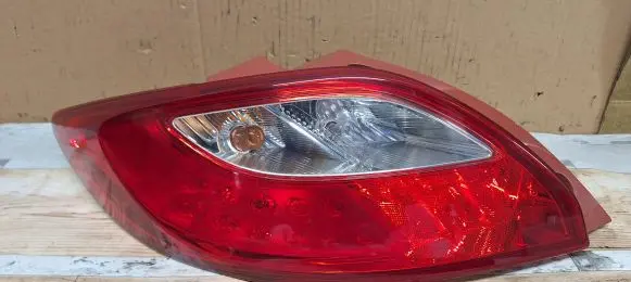 Mazda 2 Rear/tail lights D65151160