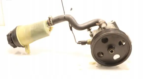 Ford Focus Power steering pump BV61-3A696-AB