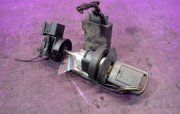 Opel Meriva A Ignition lock 